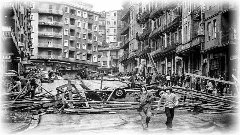 BarricadascalleEgia-Donostia-semanaAmnistia mayo1977